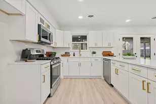 611 Ravenwood Dr, Arlington, TX 76013 - Photo 5