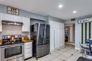 8049 Trimble Dr, Fort Worth, TX 76134 - Photo 15