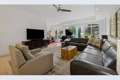 3401 Lee Parkway #105, Dallas, TX 75219 - Photo 3