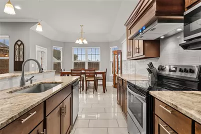 423 Stoneridge Drive, Hillsboro, TX 76645 - Photo 11