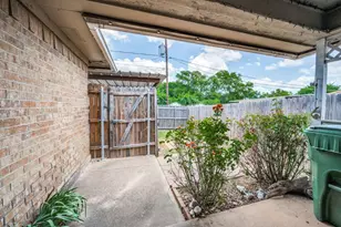 515 Guerin Dr, Arlington, TX 76012 - Photo 11