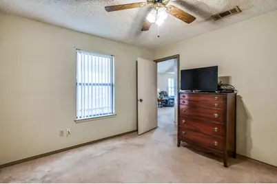 515 Guerin Drive, Arlington, TX 76012 - Photo 9