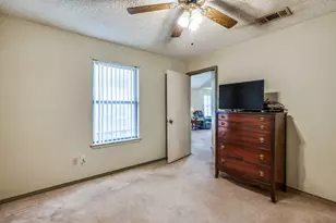 515 Guerin Dr, Arlington, TX 76012 - Photo 9