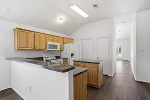 1000 Caleb St, Burleson, TX 76028 - Photo 9