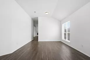 1000 Caleb St, Burleson, TX 76028 - Photo 11