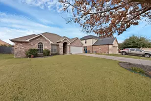 2832 Lone Ranger Tr, Little Elm, TX 75068 - Photo 3