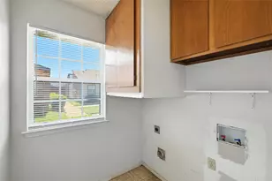 640 Bellaire Dr, Hurst, TX 76053 - Photo 23