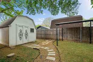 17 Lincolnshire Cir, Bedford, TX 76021 - Photo 35