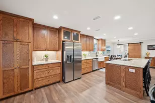 17 Lincolnshire Cir, Bedford, TX 76021 - Photo 1