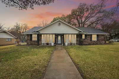 17 Lincolnshire Circle, Bedford, TX 76021 - Photo 3