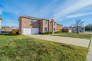 929 Brooks Dr, Cedar Hill, TX 75104 - Photo 3