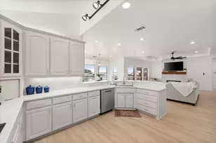 352 Leeward Cir, Azle, TX 76020 - Photo 17