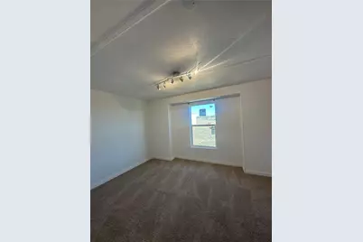 211 Alton, Ennis, TX 75119 - Photo 11