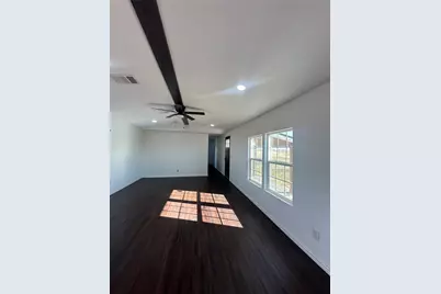 211 Alton, Ennis, TX 75119 - Photo 9