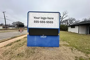 1927 W Arkansas Ln, Pantego, TX 76013 - Photo 1