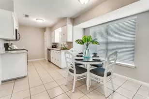 702 W Lynn Creek Dr, Arlington, TX 76001 - Photo 11