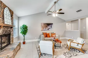 702 W Lynn Creek Dr, Arlington, TX 76001 - Photo 7