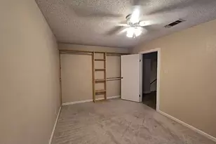 104 S Pkwy Dr, Alvarado, TX 76009 - Photo 11