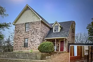 104 S Pkwy Dr, Alvarado, TX 76009 - Photo 1