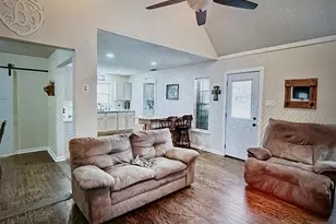 104 S Pkwy Dr, Alvarado, TX 76009 - Photo 5