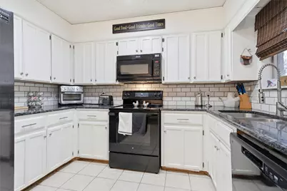 109 E Moonlight Drive, Robinson, TX 76706 - Photo 9