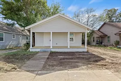 956 E Allen Avenue, Fort Worth, TX 76104 - Photo 1