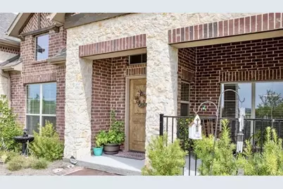 883 Birds Fort Trail, Arlington, TX 76005 - Photo 3