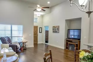 883 Birds Fort Trail, Arlington, TX 76005 - Photo 5