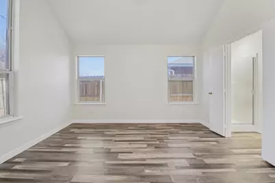 1004 Caliente Drive, Grand Prairie, TX 75051 - Photo 17