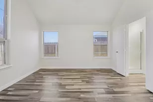 1004 Caliente Dr, Grand Prairie, TX 75051 - Photo 17