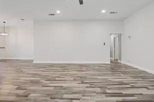 1004 Caliente Dr, Grand Prairie, TX 75051 - Photo 7