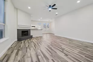 1004 Caliente Dr, Grand Prairie, TX 75051 - Photo 3