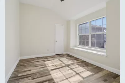 1004 Caliente Drive, Grand Prairie, TX 75051 - Photo 13