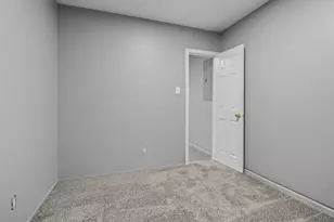 1004 Caliente Dr, Grand Prairie, TX 75051 - Photo 35