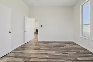 1004 Caliente Dr, Grand Prairie, TX 75051 - Photo 19