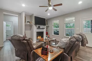 605 Madeline Ct, Azle, TX 76020 - Photo 5