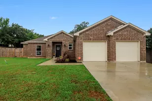 605 Madeline Ct, Azle, TX 76020 - Photo 1