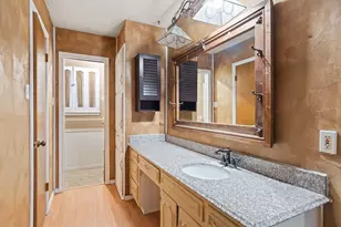 704 Morning Glory Ln, Bedford, TX 76021 - Photo 19