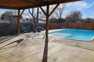 704 Morning Glory Ln, Bedford, TX 76021 - Photo 3