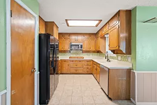 704 Morning Glory Ln, Bedford, TX 76021 - Photo 9