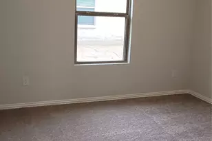 556 Meadow Run Dr, Van Alstyne, TX 75495 - Photo 9