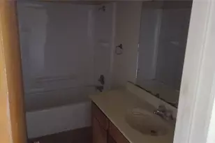 1037 Southmoor Dr, Arlington, TX 76010 - Photo 7