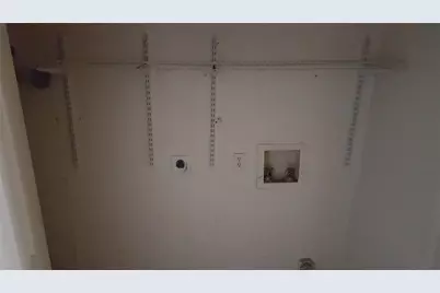 1037 Southmoor Drive, Arlington, TX 76010 - Photo 3