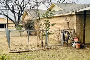 615 N Patrick St, Dublin, TX 76446 - Photo 9