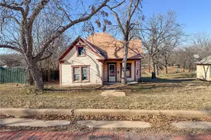 306 W 3rd St, Cisco, TX 76437 - Photo 3