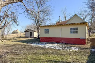 306 W 3rd St, Cisco, TX 76437 - Photo 5