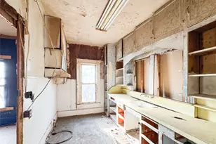 306 W 3rd St, Cisco, TX 76437 - Photo 17