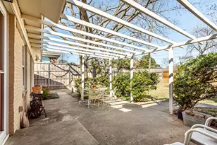 802 Kirkwood Dr, Dallas, TX 75218 - Photo 31