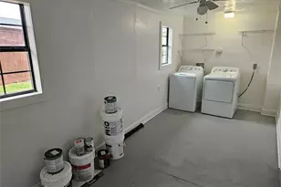 1609 Crockett St, Garland, TX 75042 - Photo 11