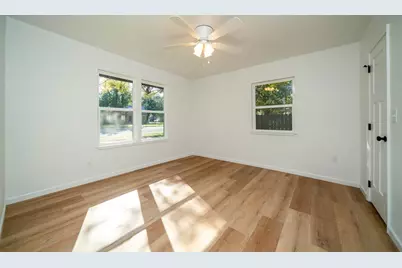 607 N Pacific Street, Mineola, TX 75773 - Photo 9